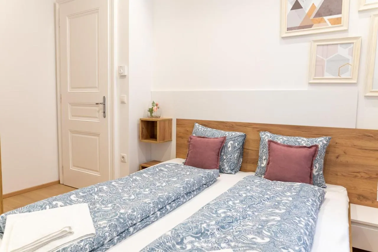 Modern 3 Room Apartment In A Prime Location Wien
